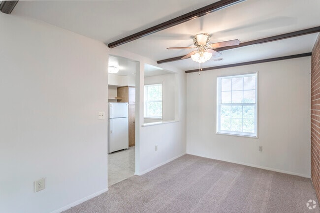 2 BR, 1 BA - 1,060 SF