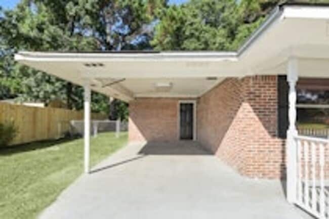 30 Dove Ct