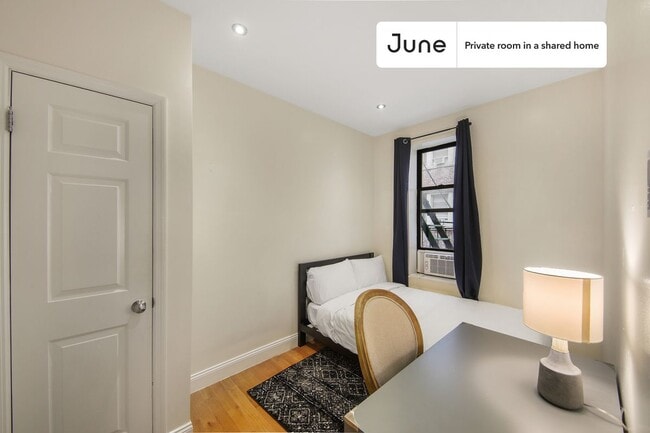 Room in Shared 4 bed/1 bath home in Upper West Side