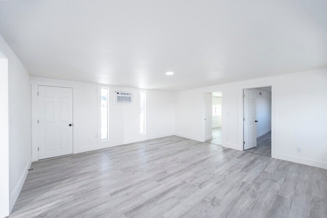 Photo - Ephrata Commercial Building