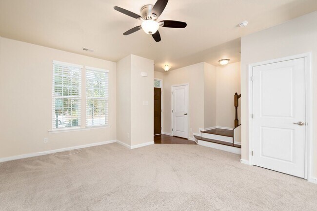 Photo - 4 bedroom, 3.5 bath Townhome located near Innsbrook, in the heart of Short Pump! Ready just in ti...