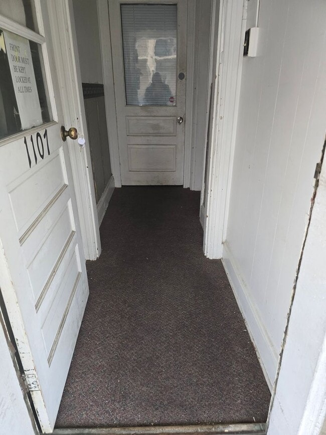 Photo - 1107 W King St Unit 1st Floor