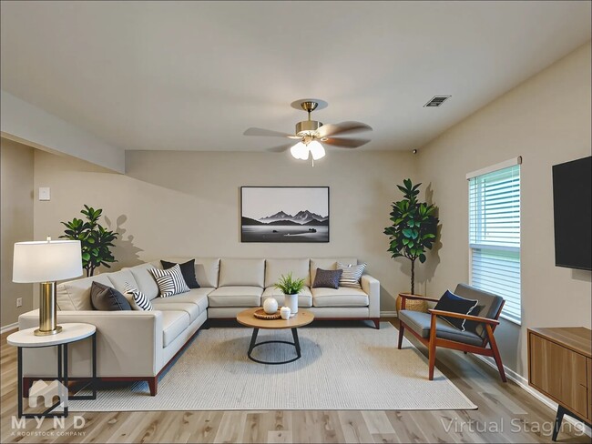 Photo - 376 Scotland Dr