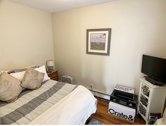 Photo - 142 K St Unit 2