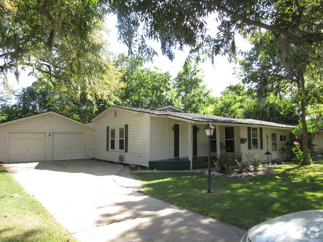 Building Photo - 306 Circle Way St Rental