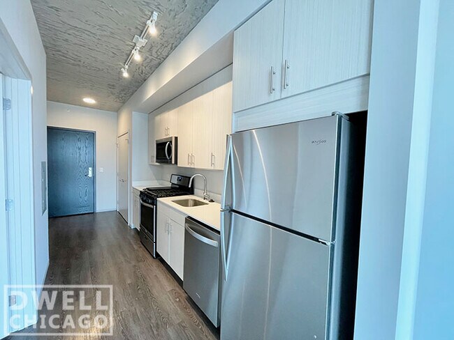 Photo - 719 S Clark St