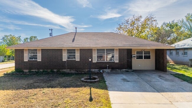 Photo - Cute 4 bedroom House