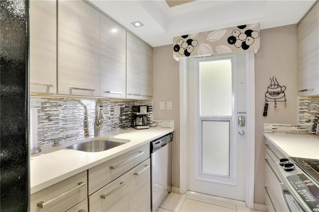 Photo - 505 N Riverside Dr Unidad 4