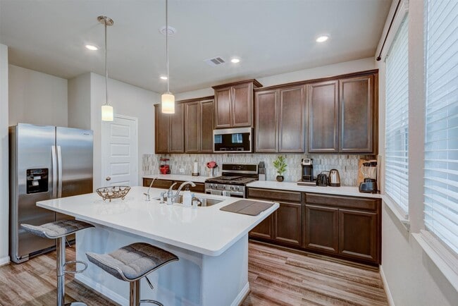 Photo - 1529 Beach Oak Dr