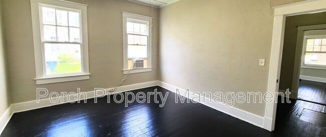 Photo - 215 W Belmont St Unit 215.5