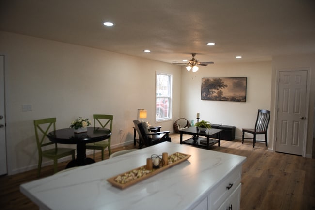 Photo - 6418 Dunn Rd