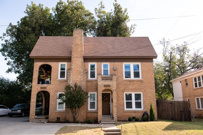 Photo - 2012 N Ross Ave