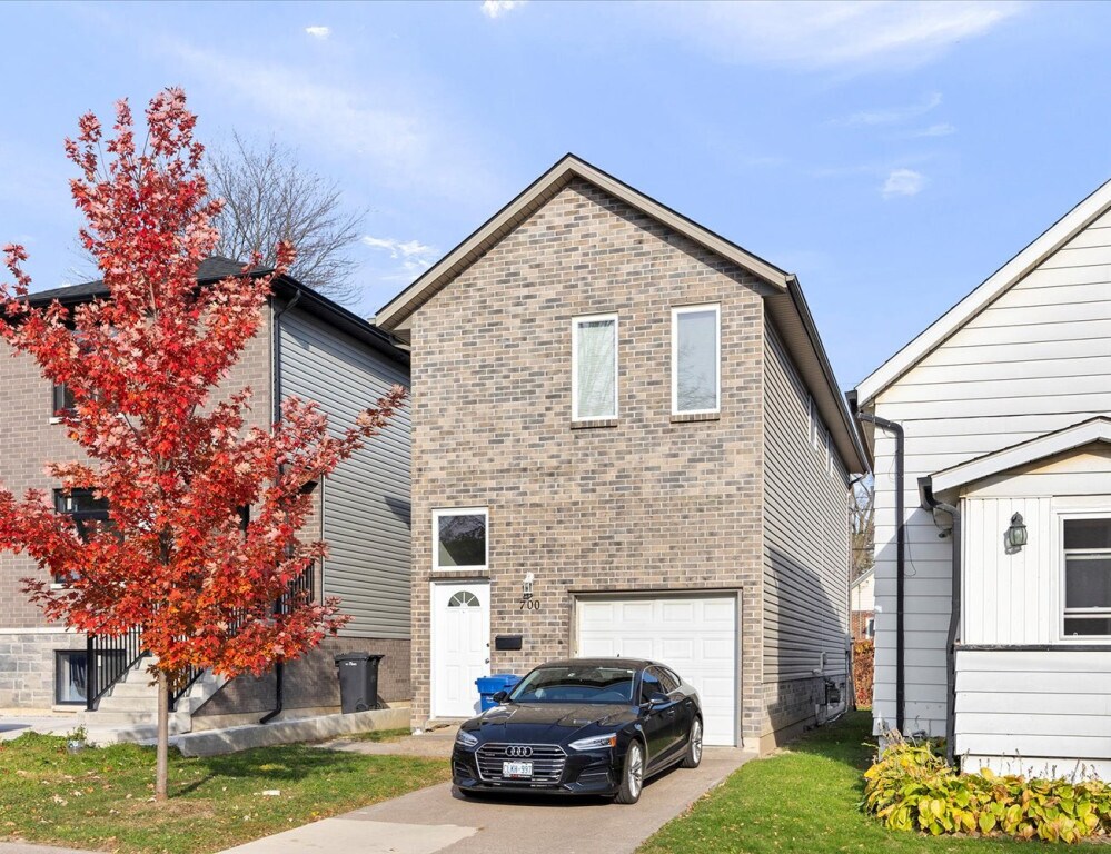 Photo - 700 Bridge Av