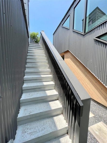 Photo - 1100 Brass St Unit 2