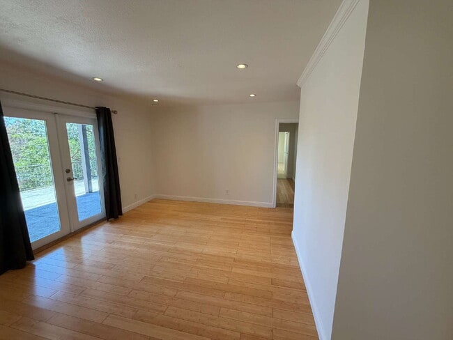 Photo - "Charming 2-Bedroom Retreat with Granite Accents & Gleaming Hardwood Floors in Lafayette!" Unit A
