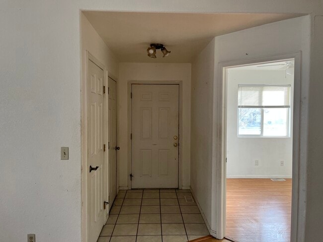 Photo - 517 Broadview Dr