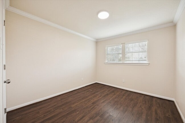 Photo - 214 W 17th St Unidad 04