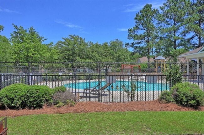 Photo - 14 Sandy Pond Ct