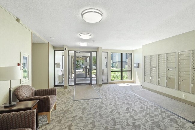 lobby - 4530 Park Commons Dr Unit 207