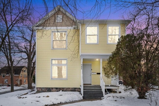 Building Photo - 701 Washtenaw Ave Unit 1