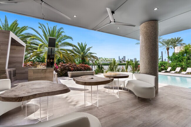 Photo - 158 Palm Ave Unidad Palm Island Mansion