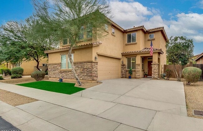 Building Photo - 4 BEDROOM IN GOODYEAR