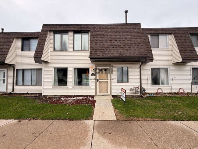 Building Photo - 354 E 60th Dr