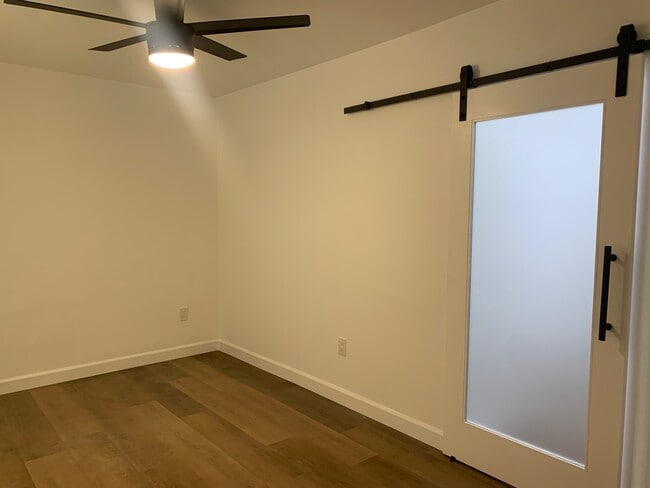 Photo - 1227 E 7th St