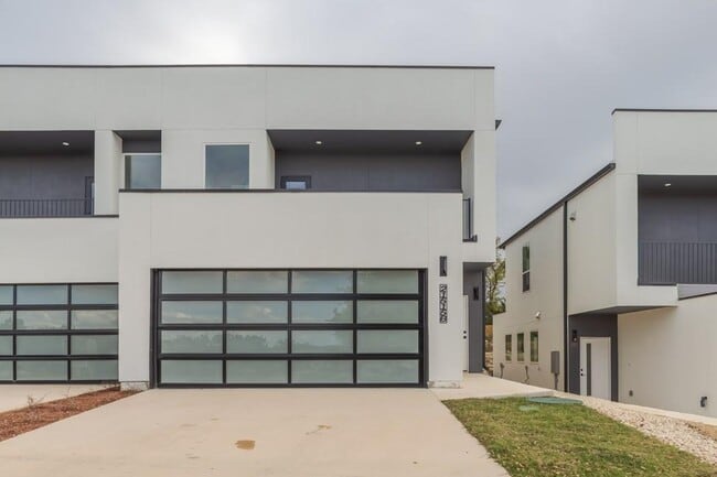 Photo - 21515 Patton Ave