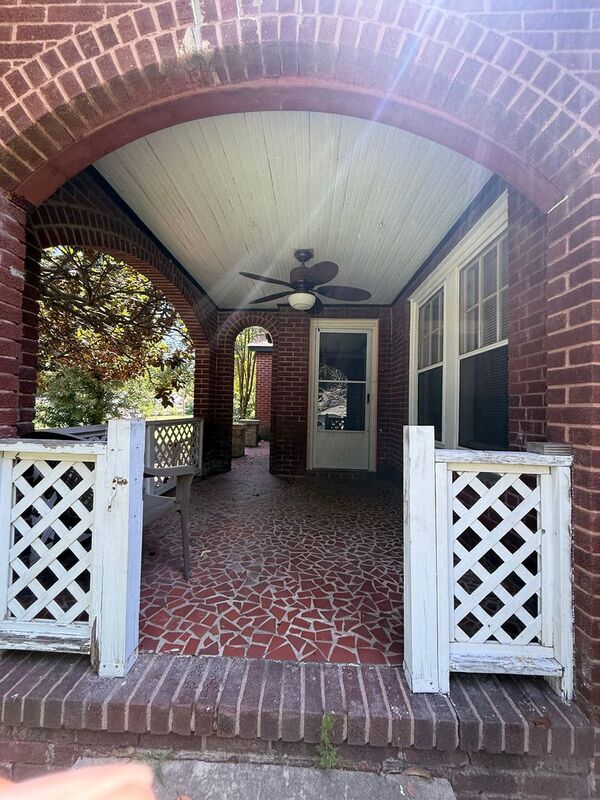 Photo - 510 Ford St