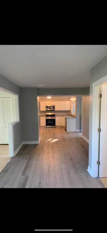 Photo - 100 W George St