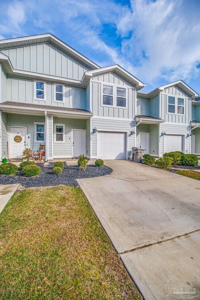 Photo - 1528 Farragut Way