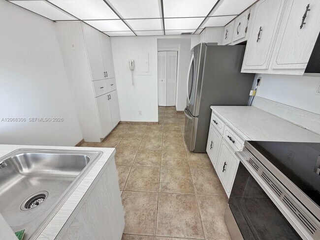 Photo - 16546 NE 26th Ave Unit 4B