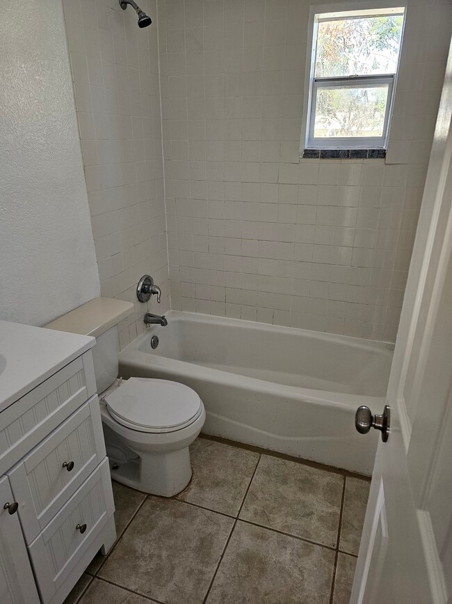 Photo - 4911 Lake Ridge Ln