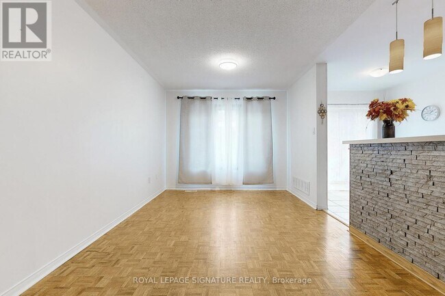 Photo - 5352 Byford Pl