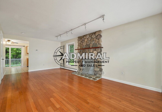 Building Photo - 65 Woodland Green