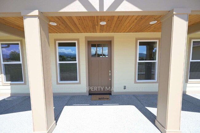 Photo - Beautiful no-step entry 3 bed 2 bath home in Sequim