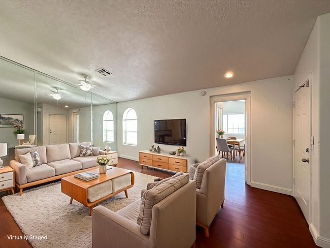 Photo - El Parque Condo