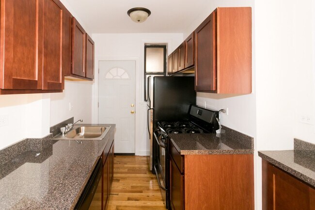 Photo - 3714 N Fremont St Unidad W3