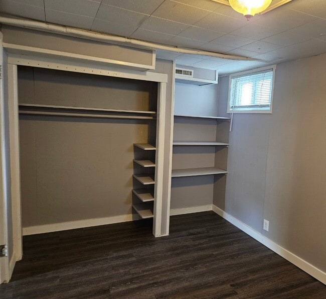 Photo - 1717 E Woodside Dr