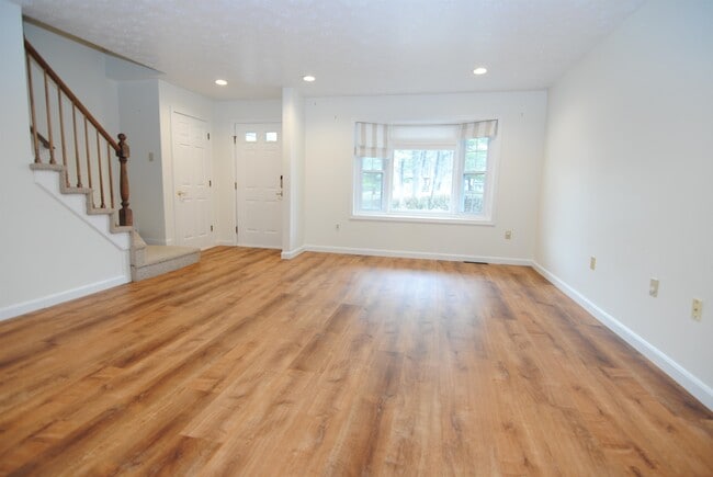 Photo - 5 Cadogan Way