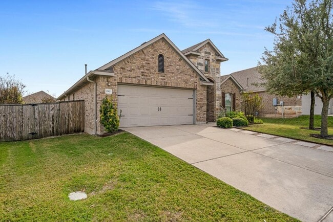 2923 Bluffstone Dr