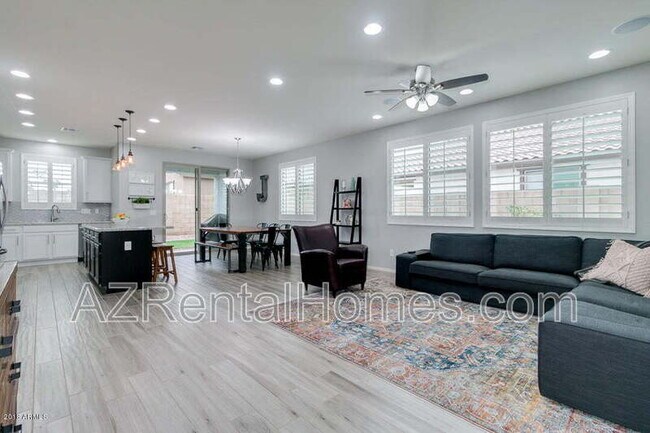 Photo - 3438 E Russell St