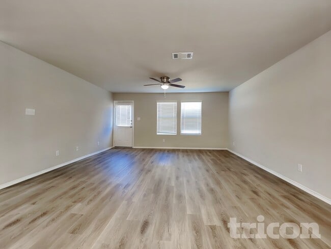 Photo - 9727 Marbach Hl