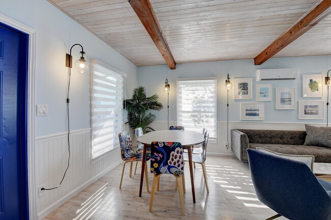 Photo - 212 SW 1st Ave