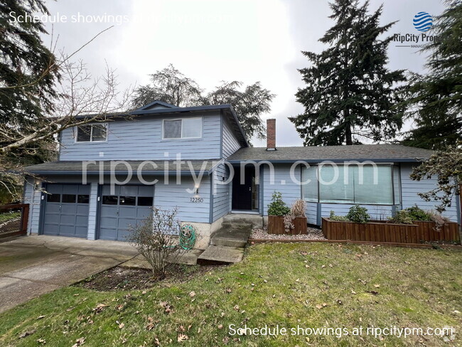 Building Photo - Remodeled 3-Bedroom Home with Spacious Lay...