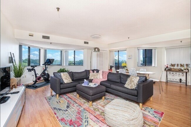 Photo - 147 Kelton St Unit 501