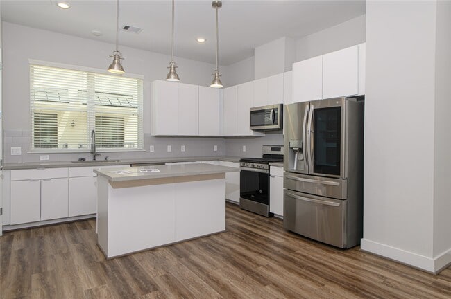 Photo - 1274 N Post Oak Rd