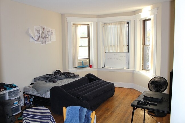 Photo - 1258 Commonwealth