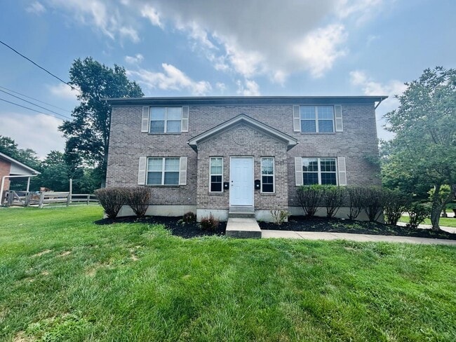 Building Photo - 13-15 Shenandoah Dr. Unit 13 Shenandoah Dr.